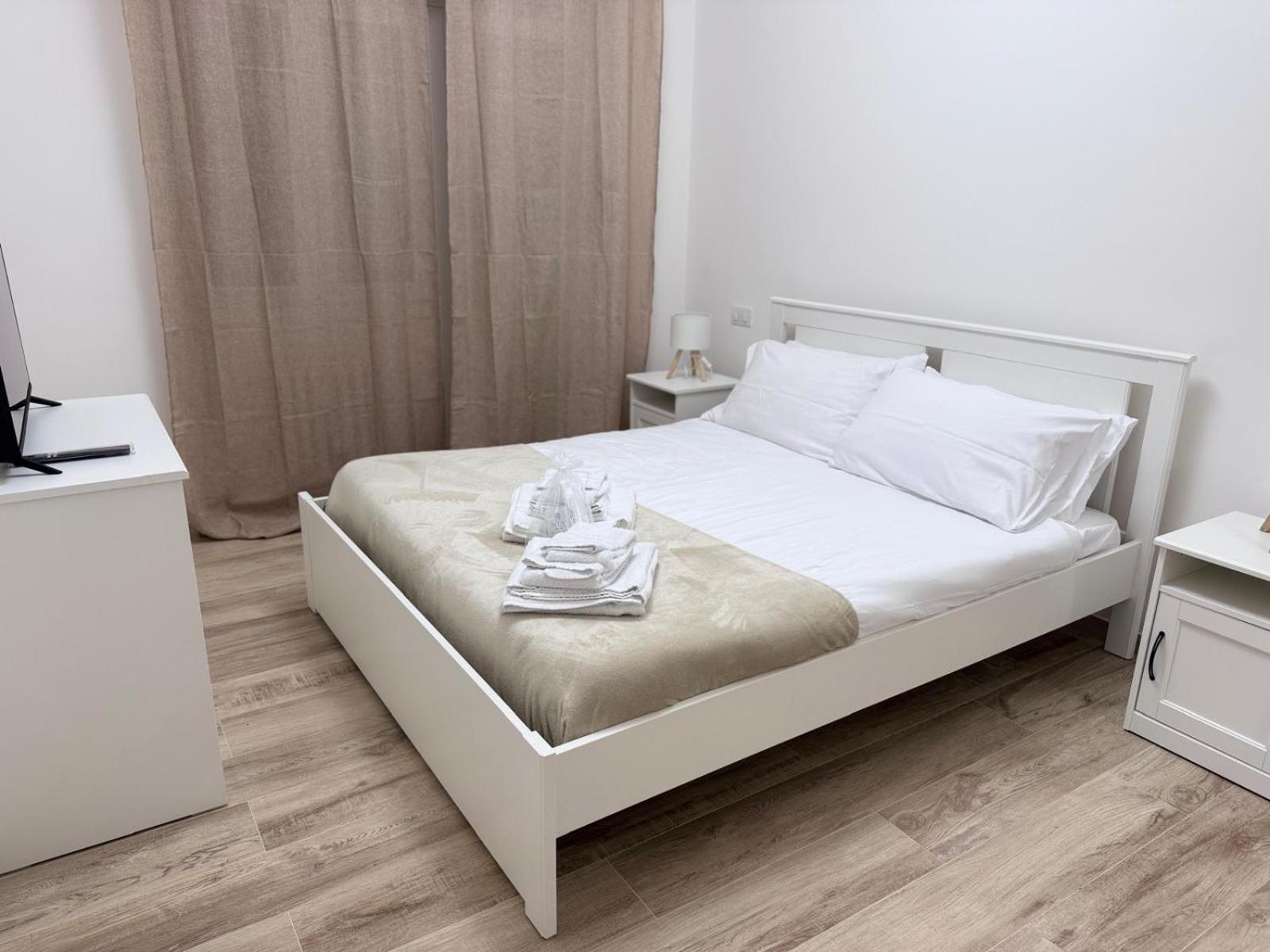 Grimaldi House 64 *